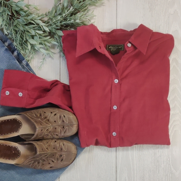 Eddie Bauer Tops - Eddie Bauer corduroy fitted camp shirt